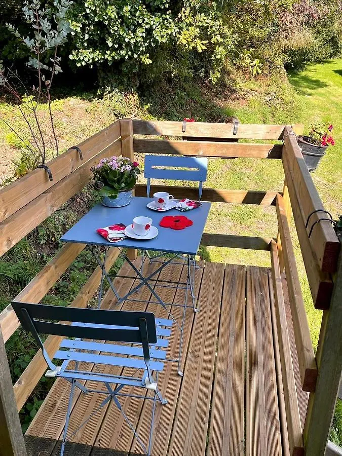 Les Coquelicots Bed and Breakfast Saint-Urbain  Bed & Breakfast Saint-Urbain (Finistere)